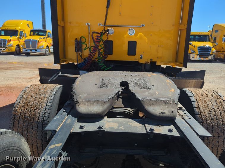 image for item NG9405 2020 Kenworth T680 semi truck