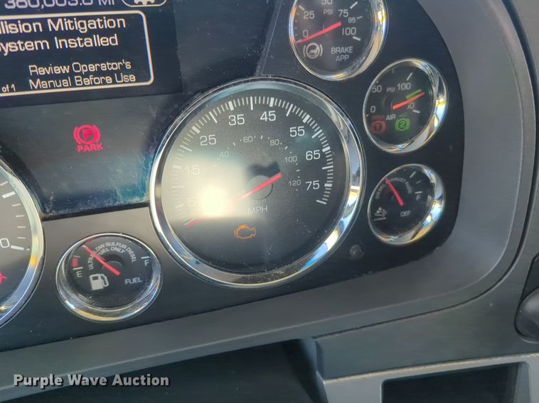 image for item NG9405 2020 Kenworth T680 semi truck