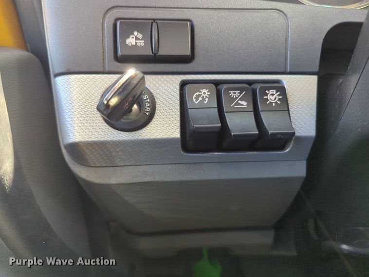 image for item NG9405 2020 Kenworth T680 semi truck