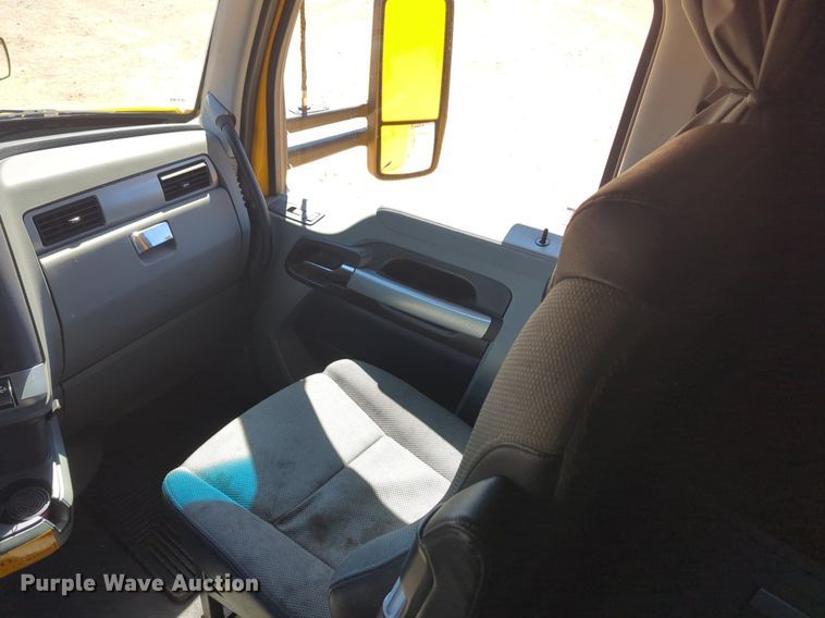 image for item NG9405 2020 Kenworth T680 semi truck