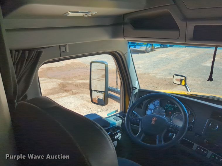 image for item NG9405 2020 Kenworth T680 semi truck