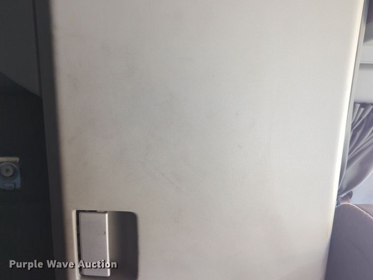 image for item NG9405 2020 Kenworth T680 semi truck