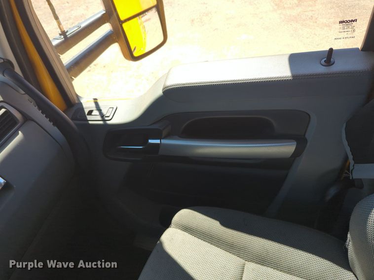 image for item NG9405 2020 Kenworth T680 semi truck