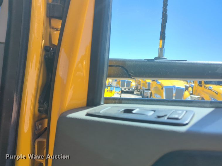 image for item NG9405 2020 Kenworth T680 semi truck