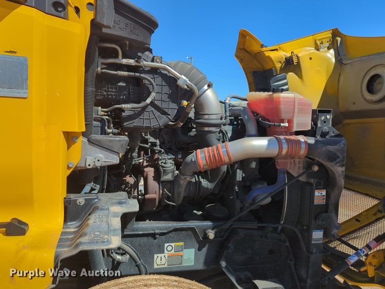 image for item NG9405 2020 Kenworth T680 semi truck