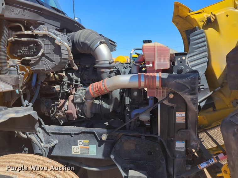 image for item NG9405 2020 Kenworth T680 semi truck