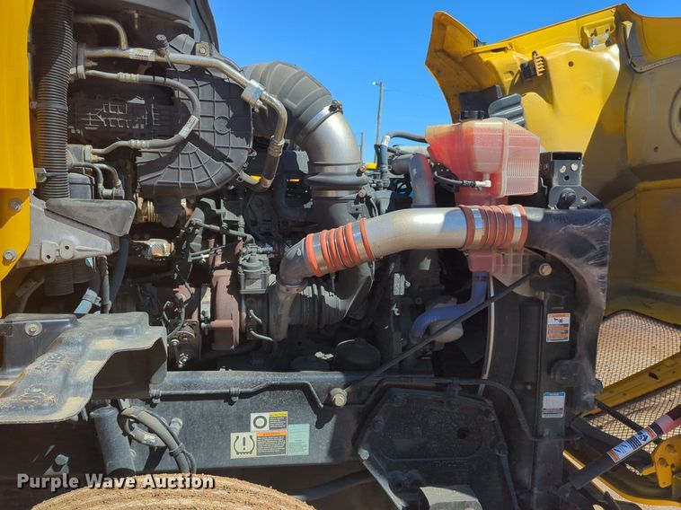 image for item NG9405 2020 Kenworth T680 semi truck