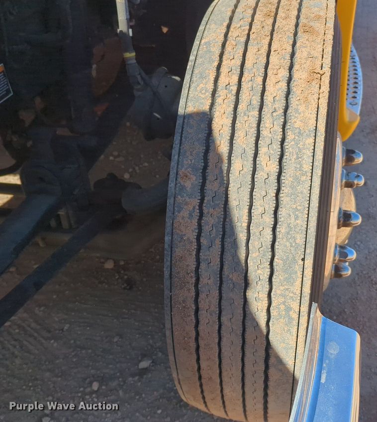 image for item NG9405 2020 Kenworth T680 semi truck