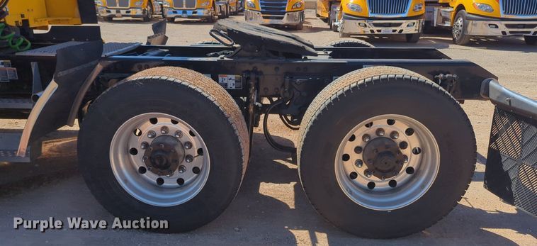 image for item NG9405 2020 Kenworth T680 semi truck