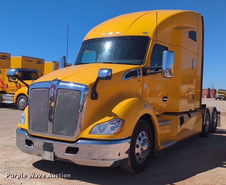 image for item NG9406 2020 Kenworth T680 semi truck