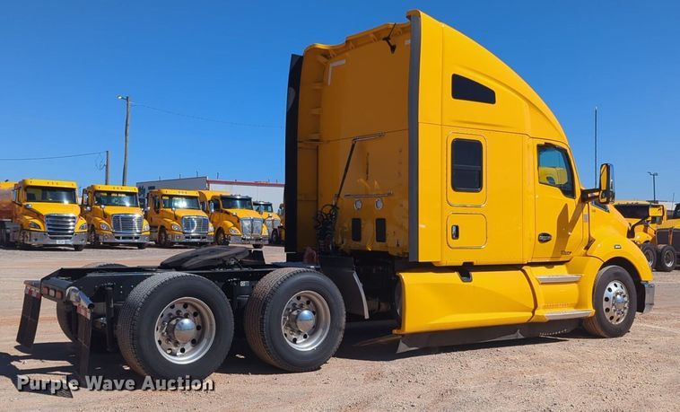 image for item NG9406 2020 Kenworth T680 semi truck