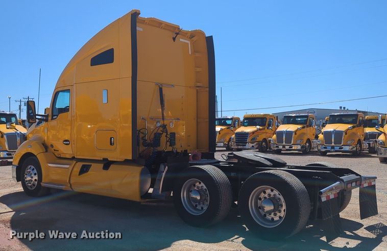 image for item NG9406 2020 Kenworth T680 semi truck