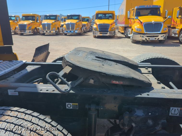 image for item NG9406 2020 Kenworth T680 semi truck