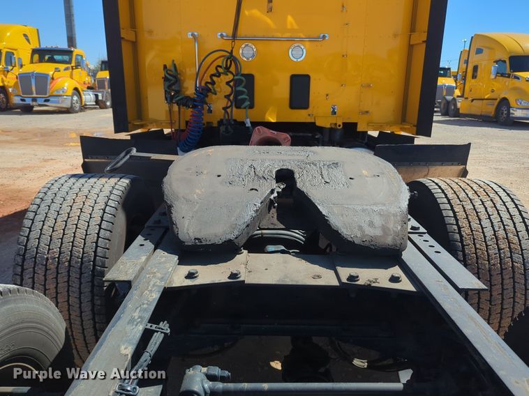 image for item NG9406 2020 Kenworth T680 semi truck