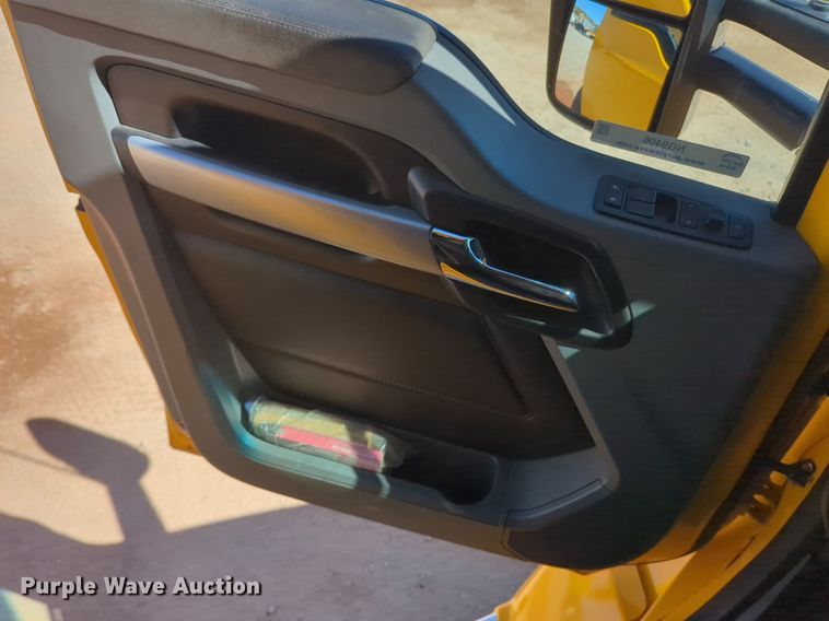 image for item NG9406 2020 Kenworth T680 semi truck