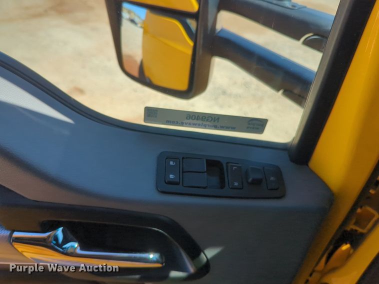 image for item NG9406 2020 Kenworth T680 semi truck