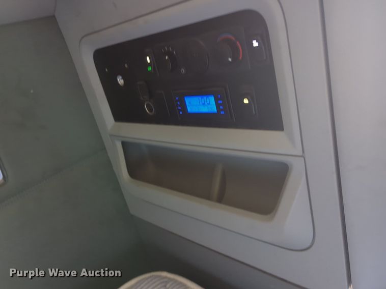 image for item NG9406 2020 Kenworth T680 semi truck