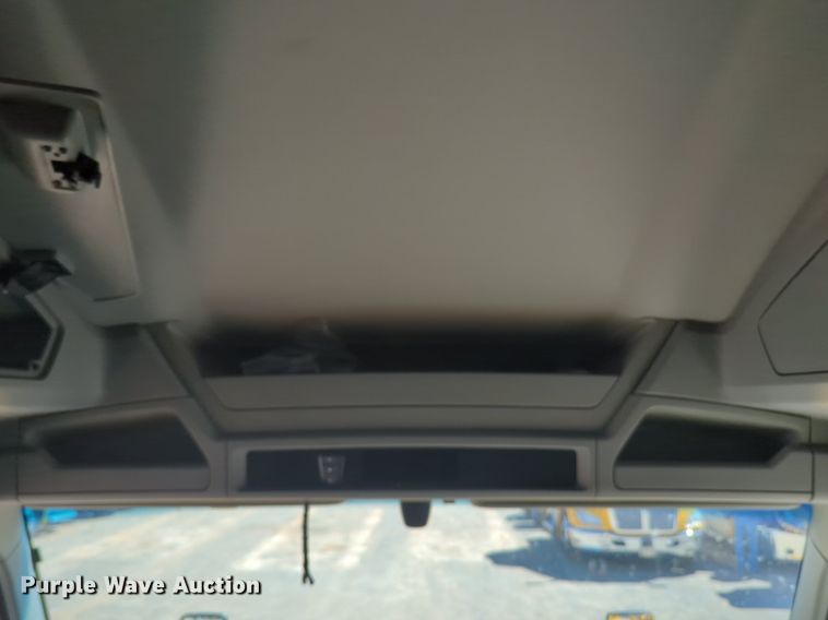 image for item NG9406 2020 Kenworth T680 semi truck