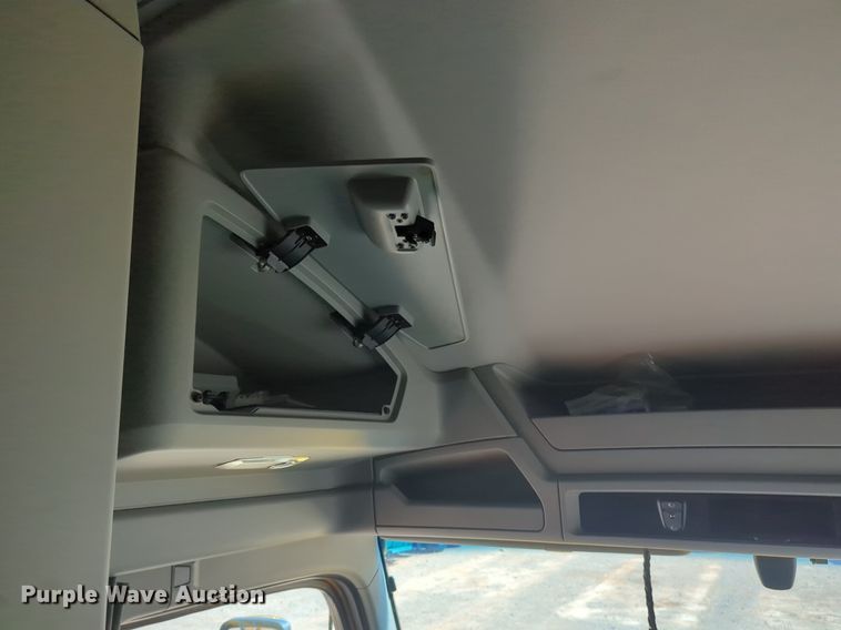 image for item NG9406 2020 Kenworth T680 semi truck