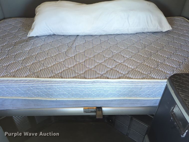 image for item NG9406 2020 Kenworth T680 semi truck