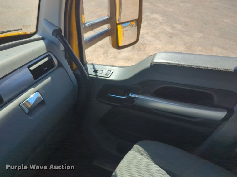 image for item NG9406 2020 Kenworth T680 semi truck