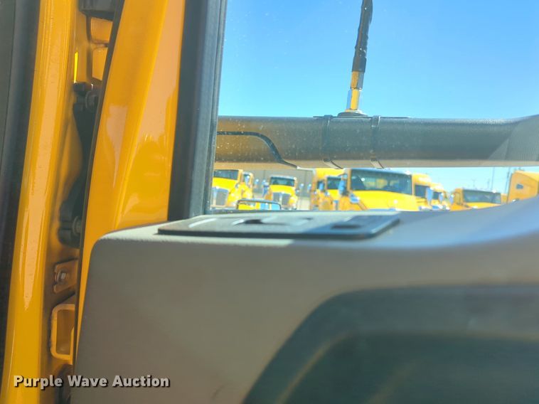 image for item NG9406 2020 Kenworth T680 semi truck