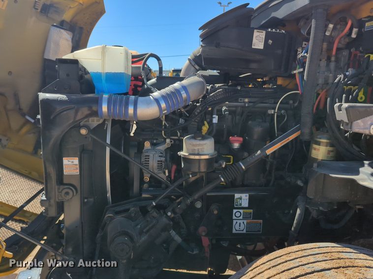 image for item NG9406 2020 Kenworth T680 semi truck