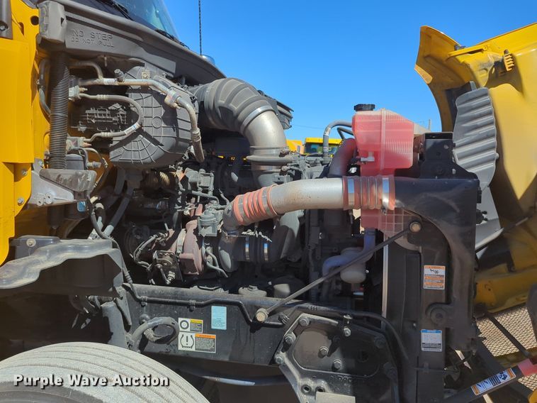 image for item NG9406 2020 Kenworth T680 semi truck