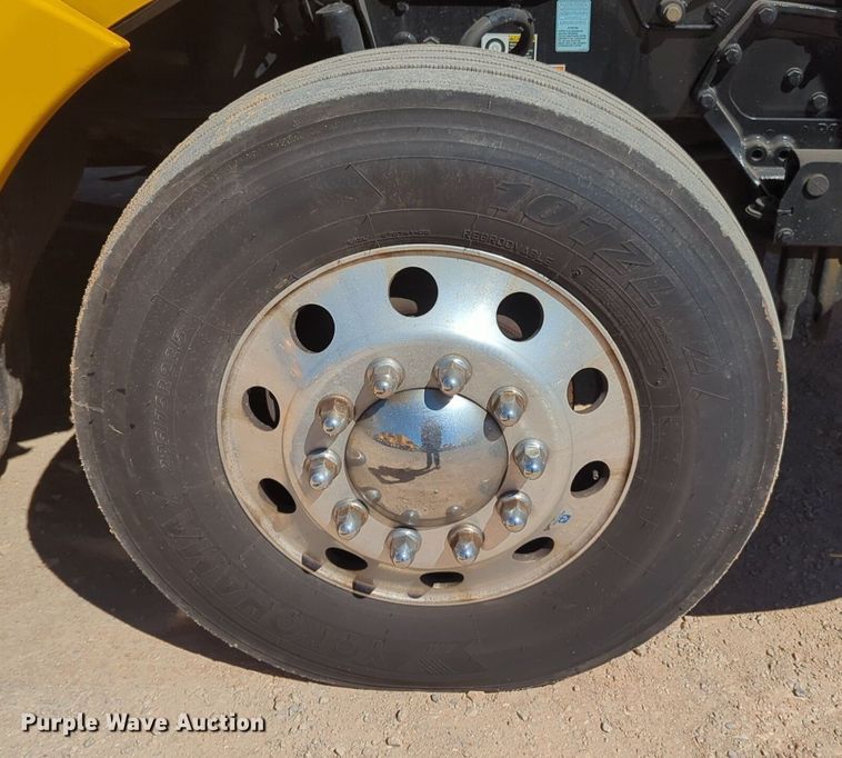 image for item NG9406 2020 Kenworth T680 semi truck