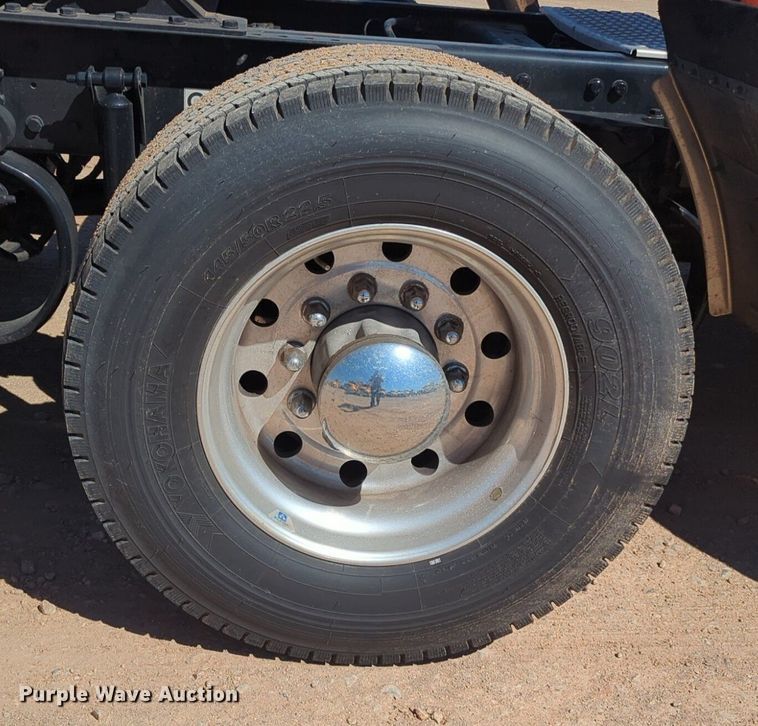 image for item NG9406 2020 Kenworth T680 semi truck