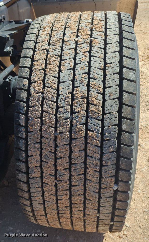 image for item NG9406 2020 Kenworth T680 semi truck