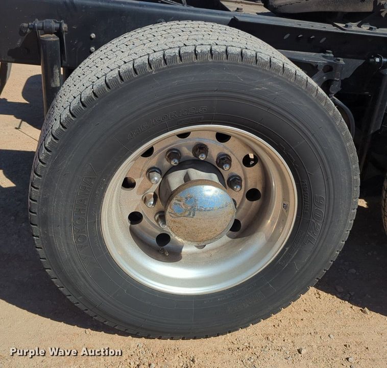 image for item NG9406 2020 Kenworth T680 semi truck