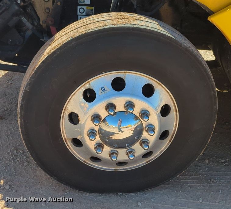 image for item NG9406 2020 Kenworth T680 semi truck