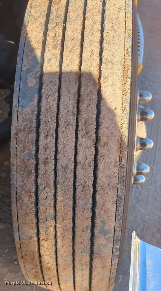 image for item NG9406 2020 Kenworth T680 semi truck