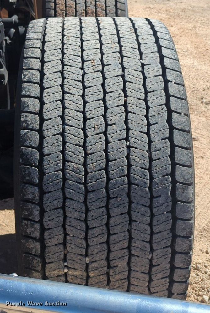 image for item NG9406 2020 Kenworth T680 semi truck