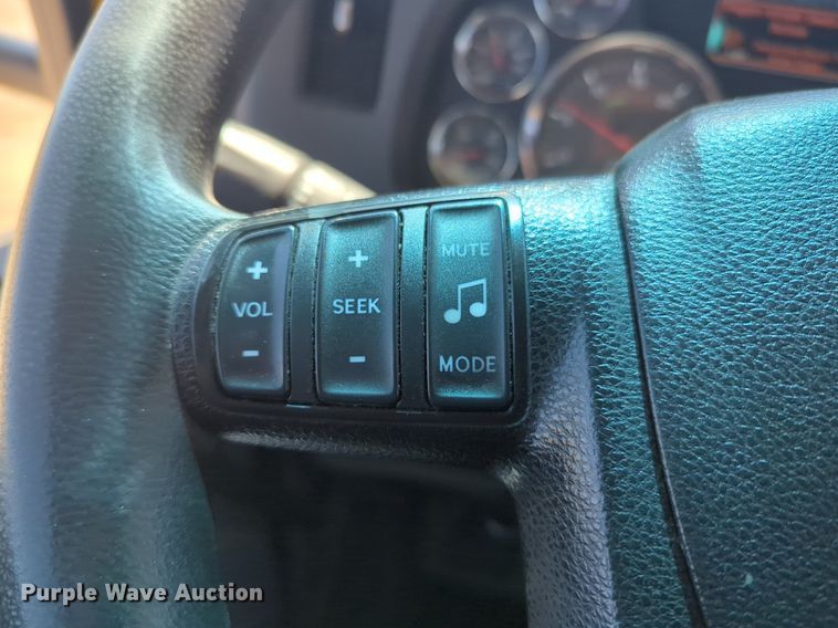 image for item NG9407 2020 Kenworth T680 semi truck