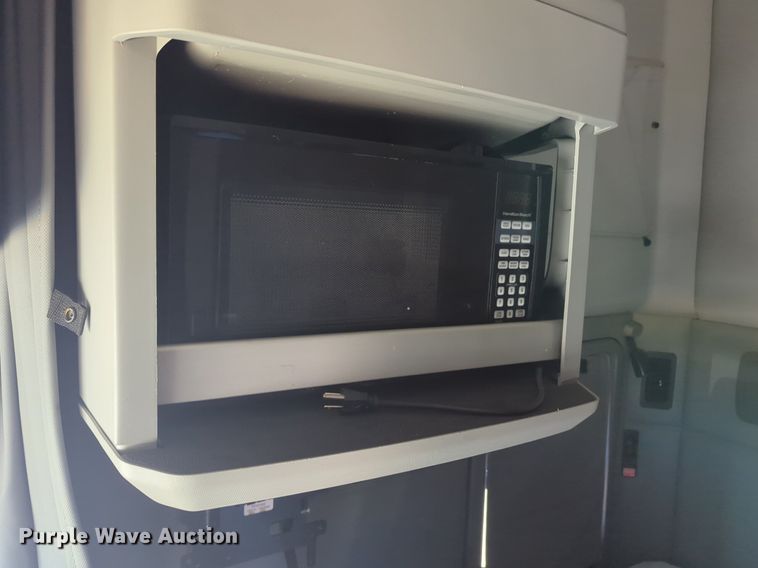 image for item NG9407 2020 Kenworth T680 semi truck