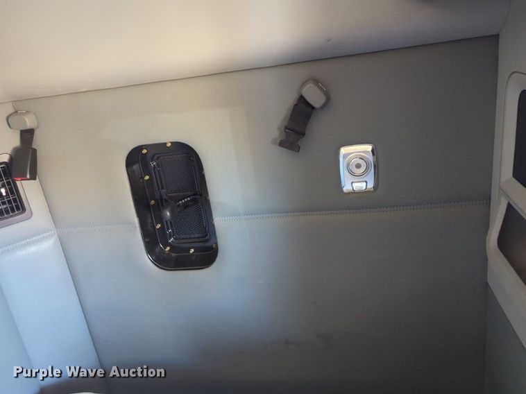 image for item NG9407 2020 Kenworth T680 semi truck