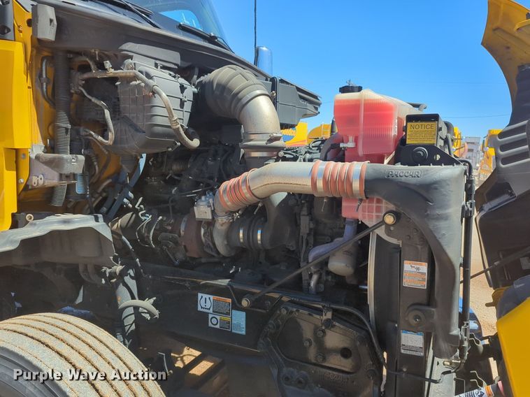 image for item NG9407 2020 Kenworth T680 semi truck