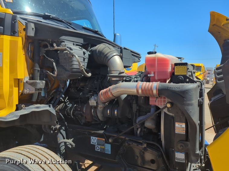 image for item NG9407 2020 Kenworth T680 semi truck