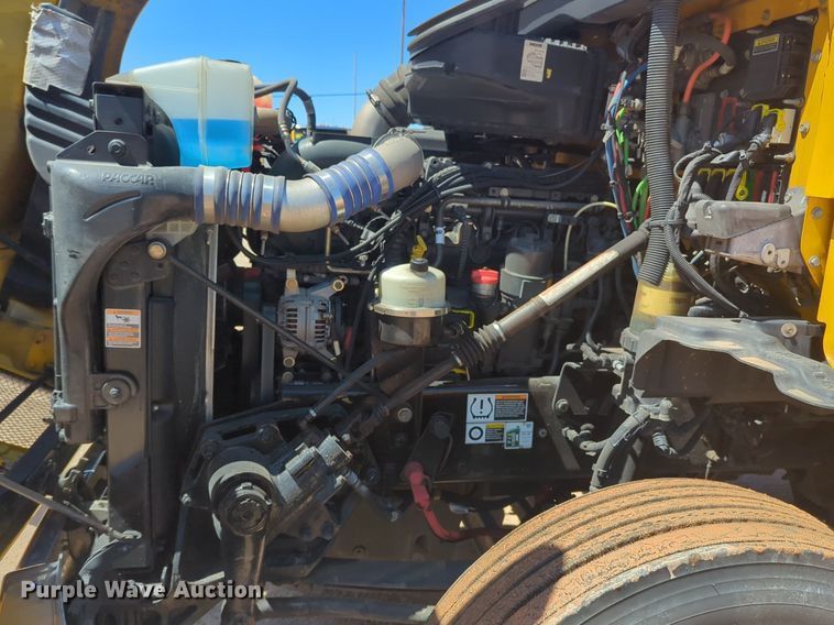 image for item NG9407 2020 Kenworth T680 semi truck