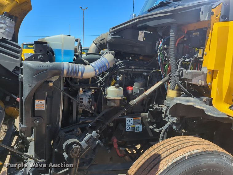 image for item NG9407 2020 Kenworth T680 semi truck