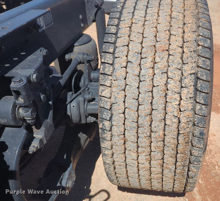 image for item NG9407 2020 Kenworth T680 semi truck