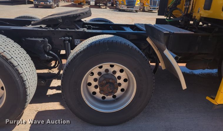 image for item NG9407 2020 Kenworth T680 semi truck