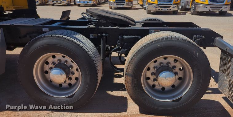 image for item NG9407 2020 Kenworth T680 semi truck