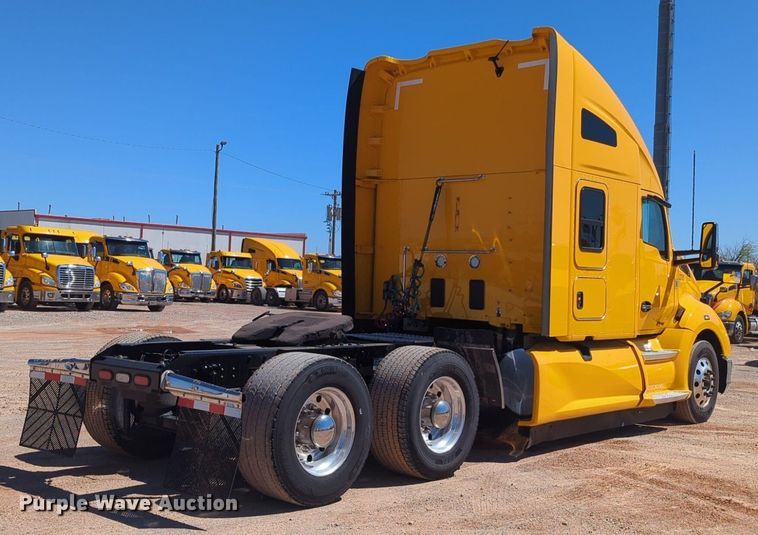 image for item NG9408 2020 Kenworth T680 semi truck