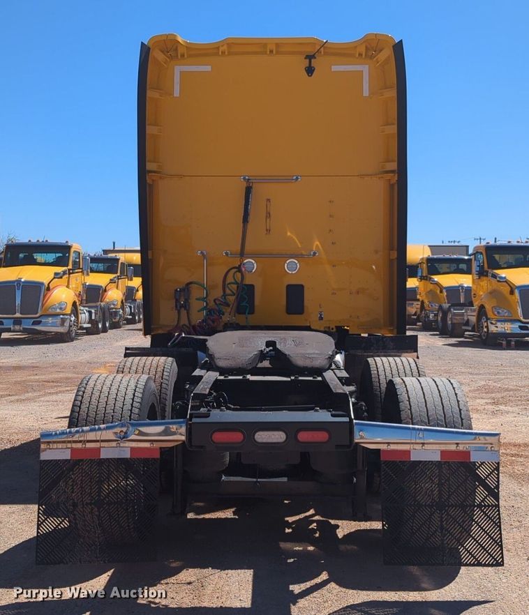image for item NG9408 2020 Kenworth T680 semi truck