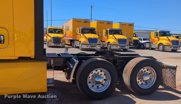 image for item NG9408 2020 Kenworth T680 semi truck