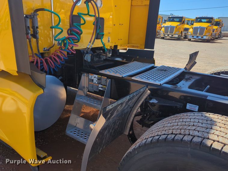 image for item NG9408 2020 Kenworth T680 semi truck