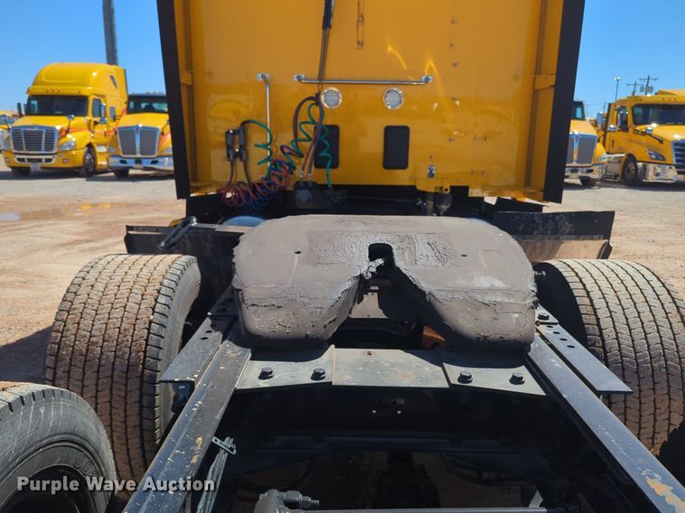 image for item NG9408 2020 Kenworth T680 semi truck